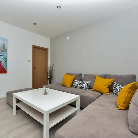 Apartment Diaria Makarska